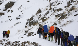تیم کوهنوردی کردستان راهی هیمالیا شد